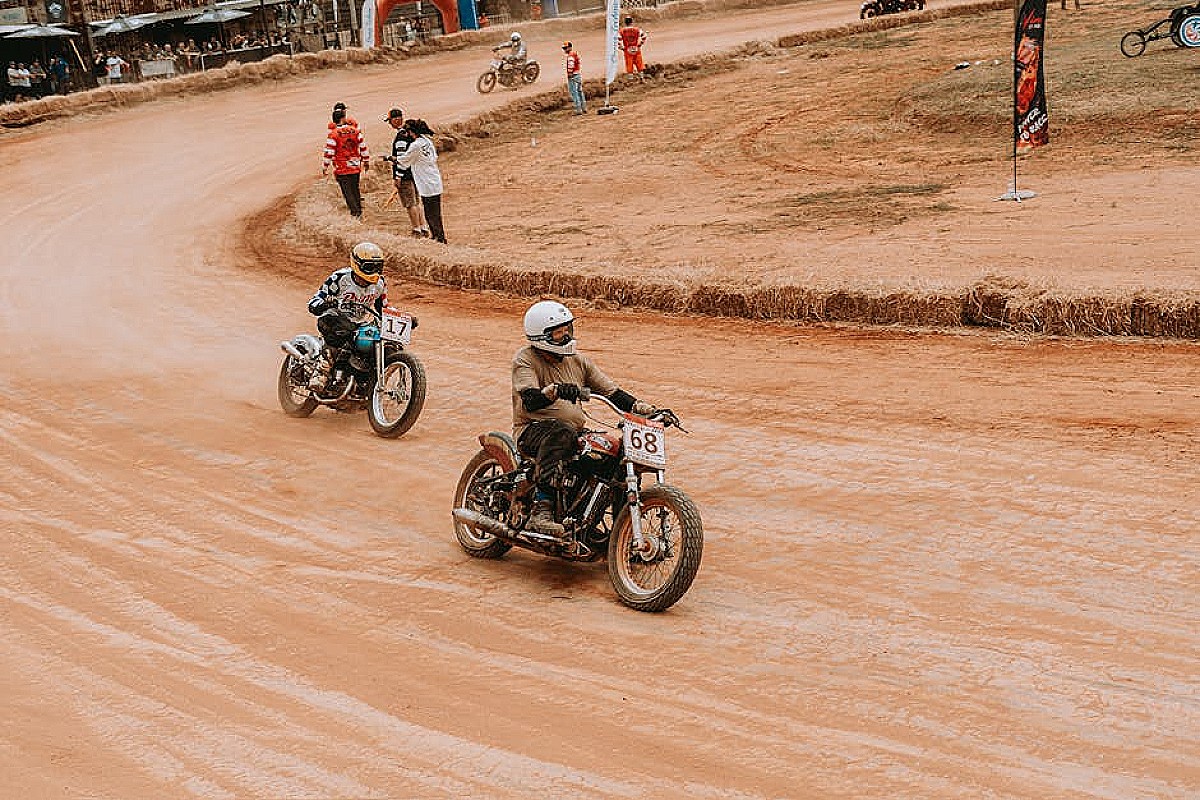 1000 Bikes Revival: Nowe Święto Motocyklowej Tradycji na 70-lecie Toru Mallory Park